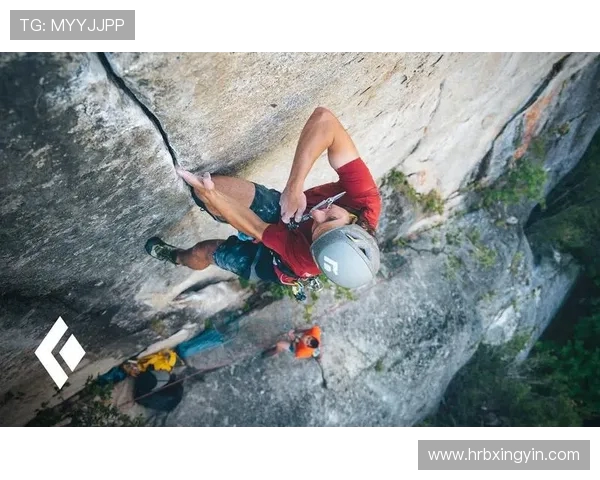 重庆攀岩队与武汉攀岩队赛后复盘团队协作的精彩瞬间与经验分享 重庆攀岩队与武汉攀岩队赛后复盘团队协作的精彩瞬间与经验分享