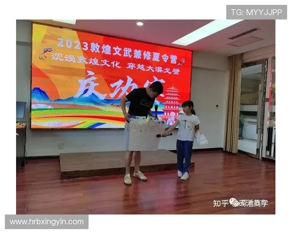 深度对话：周静在英雄联盟世界中的成长与挑战之旅